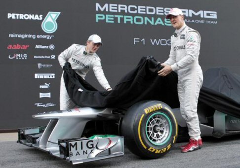 Mercedes - La monoposto tedesca  pronta per i test di Montmel e si prepara a dare battaglia ai rivali della Red Bull. 