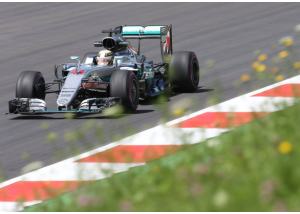 GP Austria: vince Lewis Hamilton dopo uno scontro acceso con Nico Rosberg