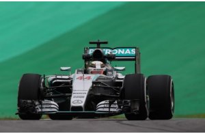 GP del Brasile, quinta pole di fila per Nico Rosberg