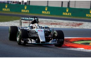 GP Italia: pole position di Hamilton, ma le Ferrari ci sono