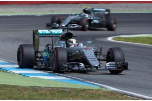 GP di Germania, vince linglese Lewis Hamilton