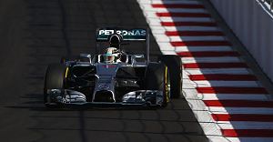 Gp Russia, prima vittoria per Lewis Hamilton