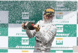 In Brasile Nico Rosberg riapre il mondiale