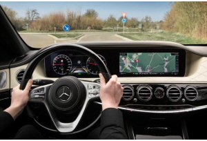 Mercedes Classe S: spazio alla tecnologia