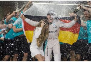 Il neo Campione del Mondo Nico Rosberg si ritira dopo aver coronato il suo sogno