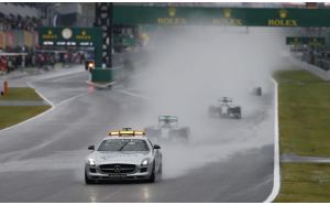 Suzuka vince Hamilton su Rosberg. Gravissimo incidente per Jules Bianchi