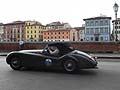 Auto storica Jaguar del 1953 in gara per lAsiautoshow 2012 con partenza da Pisa
