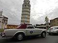 Torre di Pisa con la Mercedes 280 SL per lAsiautoshow 2012